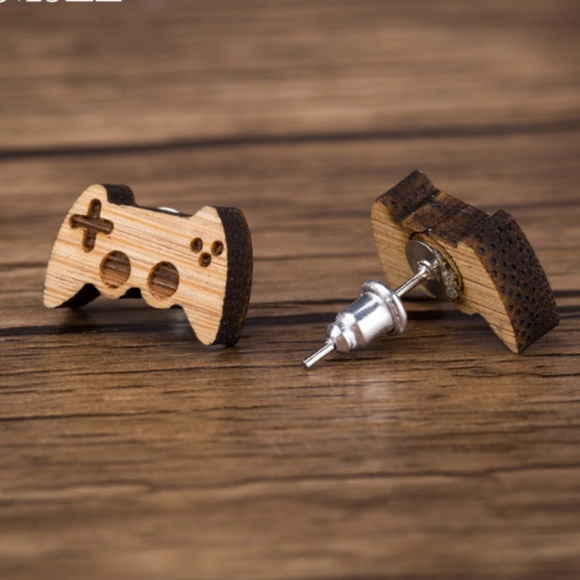 "1v1 Me" Gamer Handmade Vintage Wood Stud Earrings - Picture 2 of 3